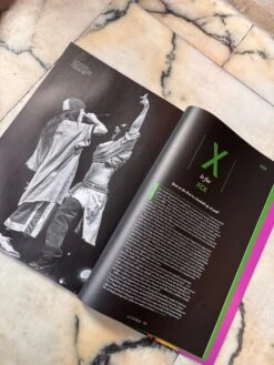 THE A-Z OF BILLIE EILISH - YOUR ESSENTIAL GUIDE COLLECTOR'S MAGAZINE -CELEBRITY MAGAZINES A ZBilliexXCX