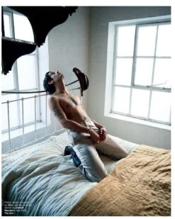 UK Attitude Magazine January 2020: Matty Healy (The 1975) Interview -CELEBRITY MAGAZINES ELCIagRWoAIz5ny