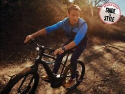 MEN’S HEALTH MAGAZINE MARCH 2022 SAM HEUGHAN OUTLANDER (USA Only) -CELEBRITY MAGAZINES FLWDRmnaIAAXvqv