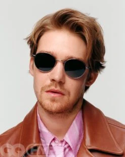 British GQ Magazine June 2022 JOE ALWYN Conversations With Friends -CELEBRITY MAGAZINES FSbJ7fJWYAU9J3r