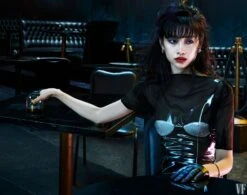 VANITY FAIR Magazine Hollywood 2023 REGE-JEAN PAGE Jeremy Allen White Emma Corrin Aaron Johnson -CELEBRITY MAGAZINES FpAjxx4WYAM8QN2