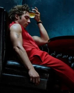 VANITY FAIR Magazine Hollywood 2023 REGE-JEAN PAGE Jeremy Allen White Emma Corrin Aaron Johnson -CELEBRITY MAGAZINES FpBEQZCXoAAVgwc