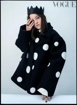 Miriam Margolyes Vogue UK Magazine - JULY 2023 - BRAND NEW Bella Ramsey -CELEBRITY MAGAZINES FygXP61WcAARYkI