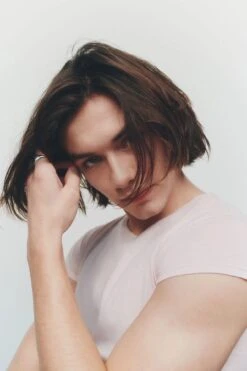 BRITISH Vogue Magazine April 2024: Louis Partridge -CELEBRITY MAGAZINES GI4bmeCWkAAzI0C