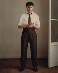 PAUL MESCAL - US Vogue Magazine - March 2025 - BRAND NEW -CELEBRITY MAGAZINES GkPIfl0XIAE9pEr