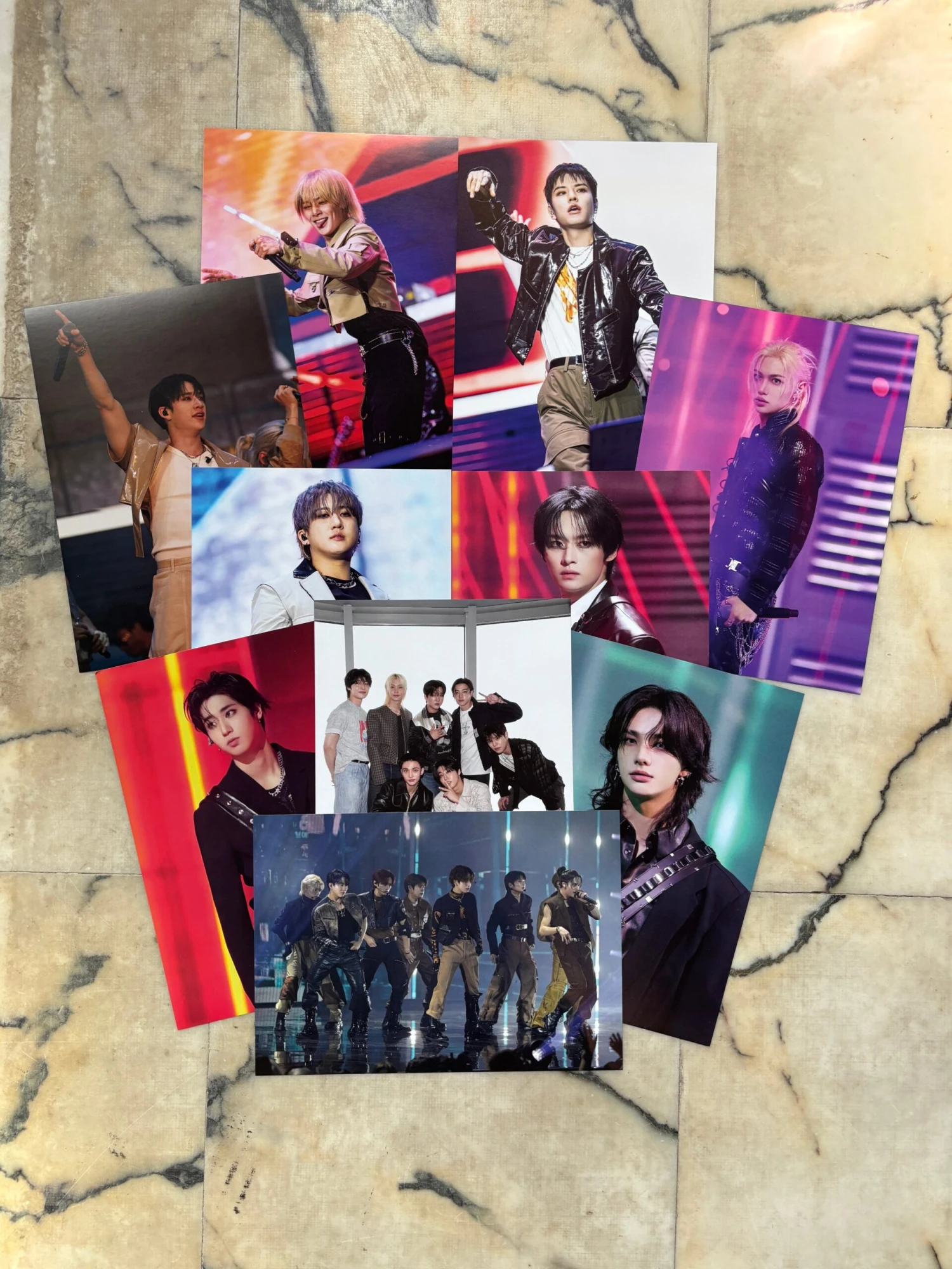 Stray Kids Art Cards Special Magazine 2025 - 20 Frameable Cards - 2 Giant Posters 4 Stray Kids Art Cards Special Magazine 2025 - 20 Frameable Cards - 2 Giant Posters - Image 2