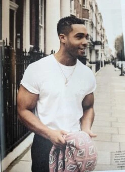 STYLE Magazine 20/03/2022 TOM HOLLAND Rege-Jean Page Lucien Laviscount -CELEBRITY MAGAZINES PXL 20220321 091914967.MP