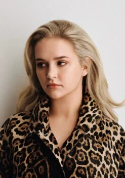 BRITISH Vogue Magazine December 2024 Molly Mae -CELEBRITY MAGAZINES RP VOGUEUK 13124 001